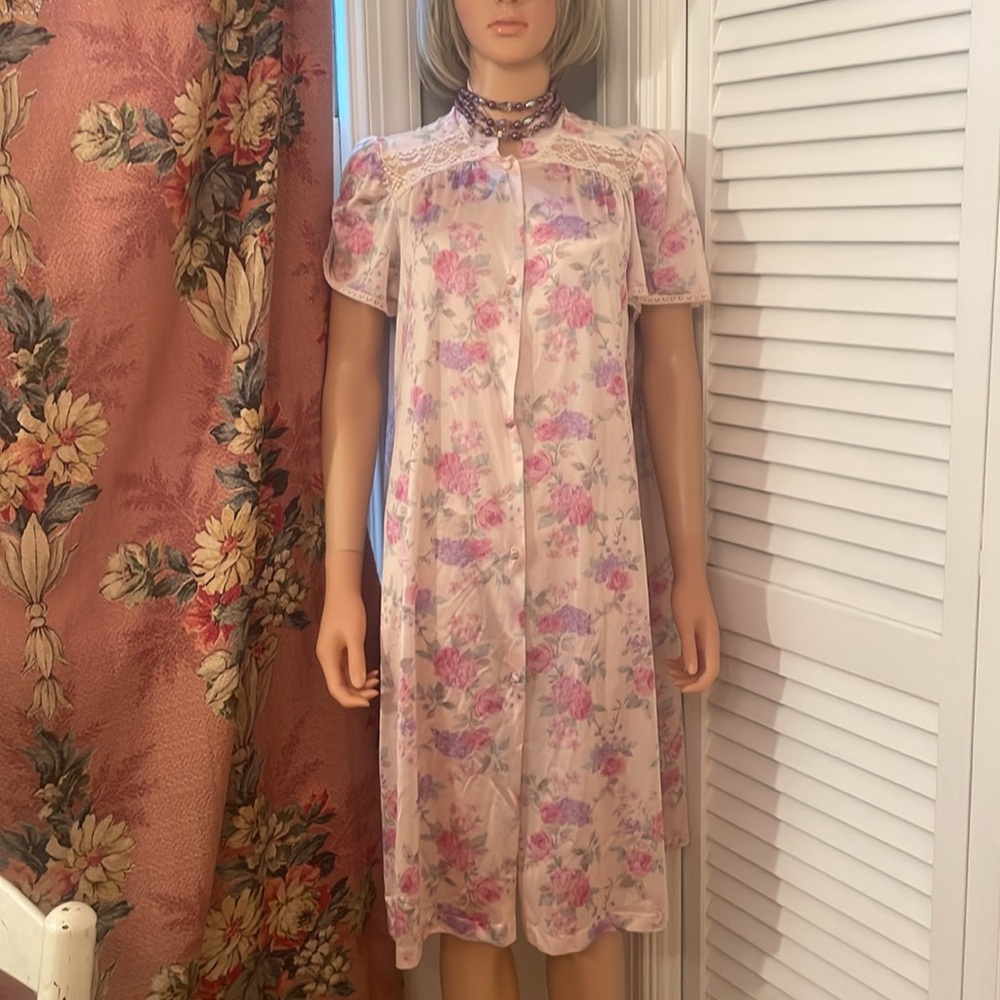 Vintage VANITY FAIR floral print nightgown . Size SMALL - Picture 2 of 14